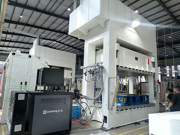 省時(shí)省力又省錢(qián)，油式模溫機(jī)如何成為工業(yè)控溫的選擇？