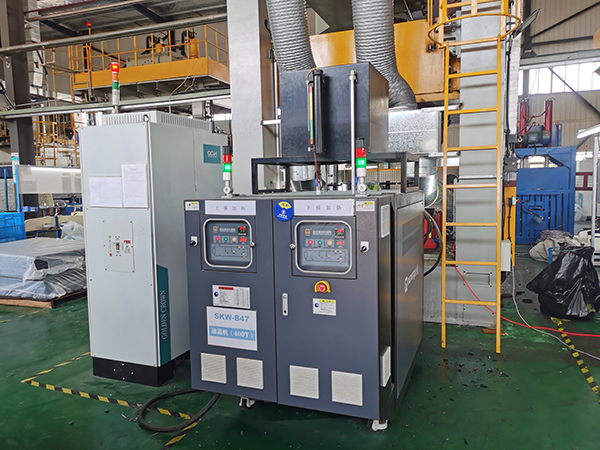 內(nèi)飾件模具模溫機如何提升產(chǎn)品質(zhì)量？控溫精度達(dá)±0.1℃