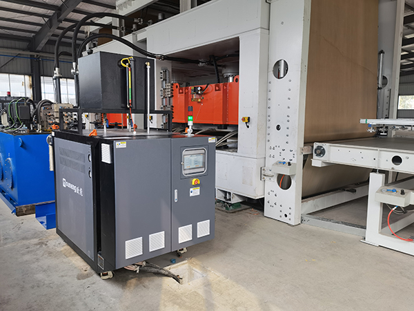 熱帖壓機(jī)模溫機(jī)