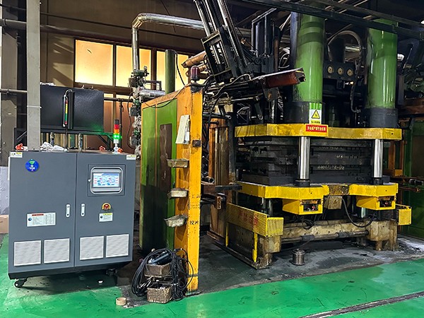 橡膠行業(yè)專用模溫機(jī)