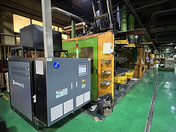 橡膠行業(yè)專用模溫機(jī)