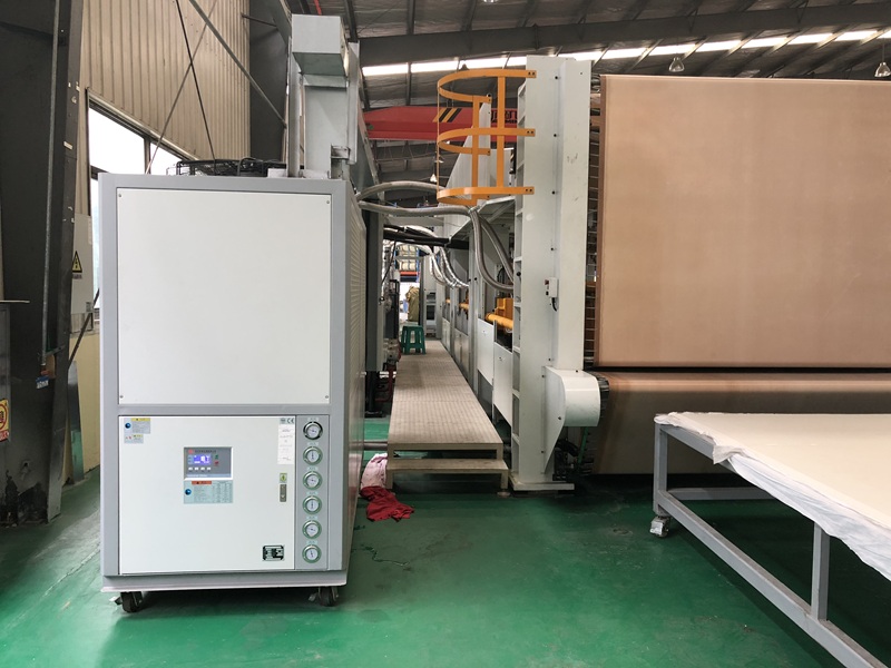 風冷式冷水機工作原理是什么？